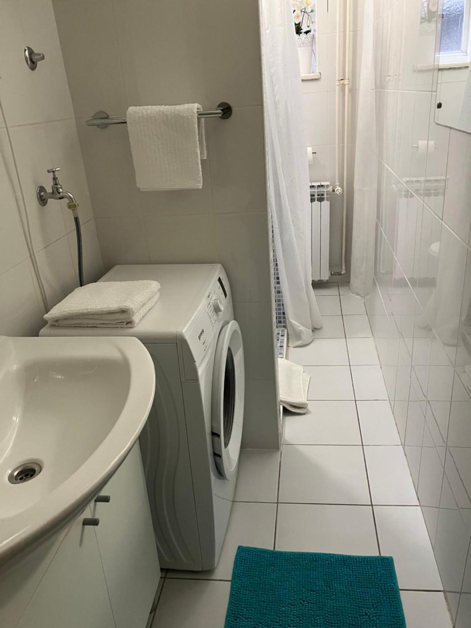 Square 12 Osijek Appartement Buitenkant foto